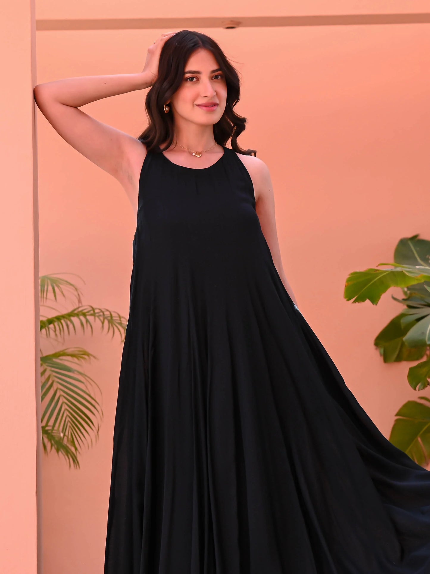 Black sleeveless Flared Dress