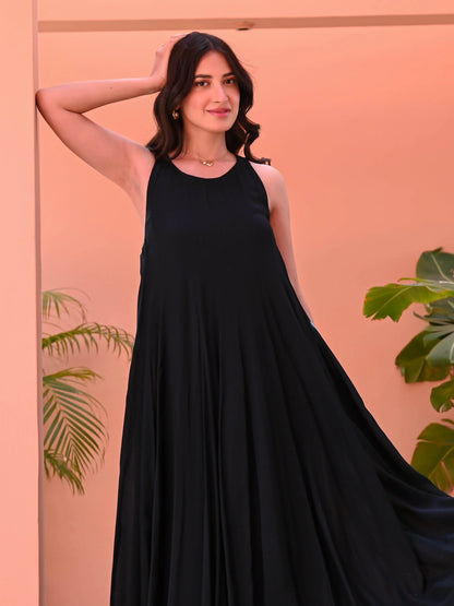 Black sleeveless Flared Dress