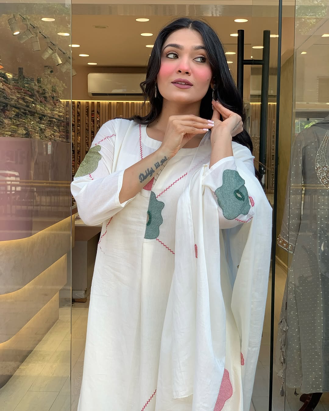 Women White Cotton Embroidery Floral Kurta Pant and Malmal Dupatta set